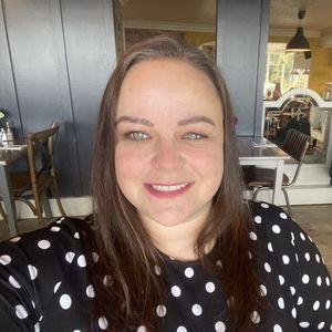 Meet your Posher, Dee